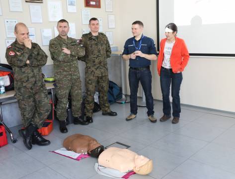 ​The NATO Military Police Centre’s of Excellence personnel took part in the defibrillators training